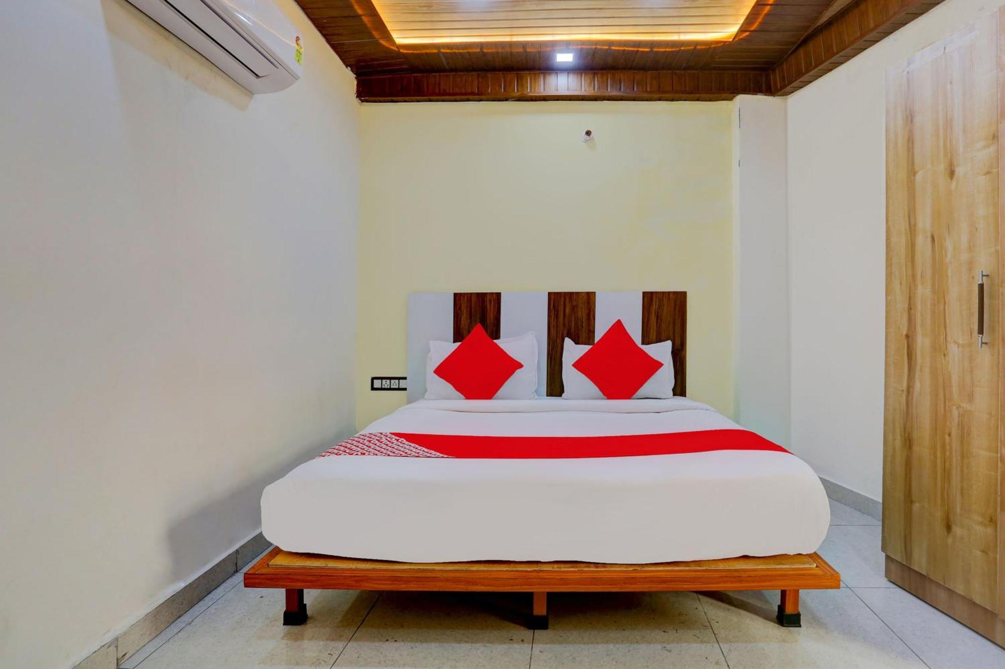 Hotel O Family Deluxe Ню Делхи Екстериор снимка