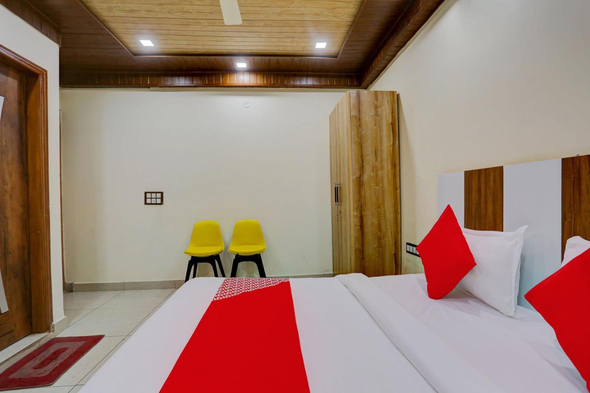 Hotel O Family Deluxe Ню Делхи Екстериор снимка