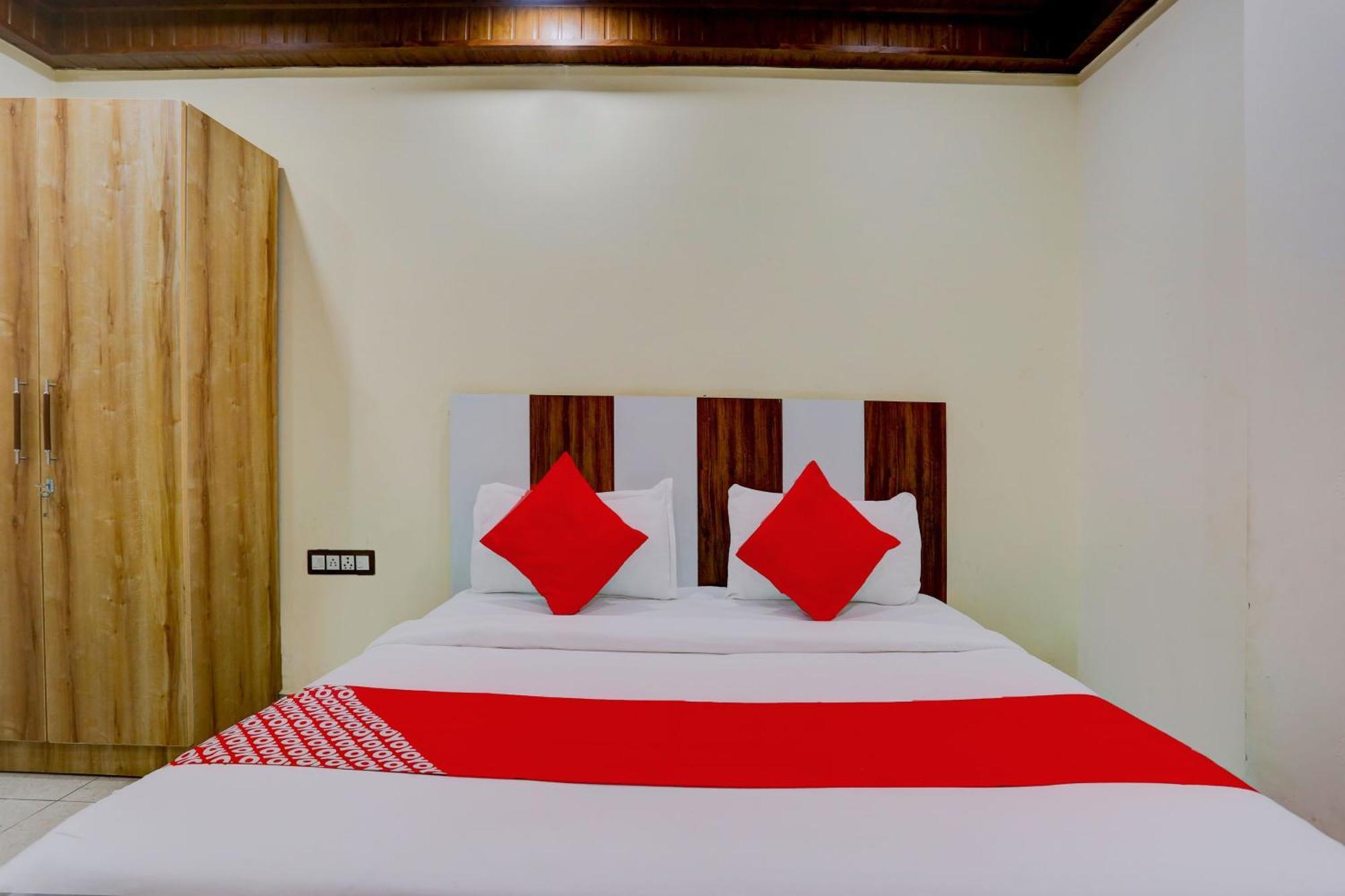 Hotel O Family Deluxe Ню Делхи Екстериор снимка