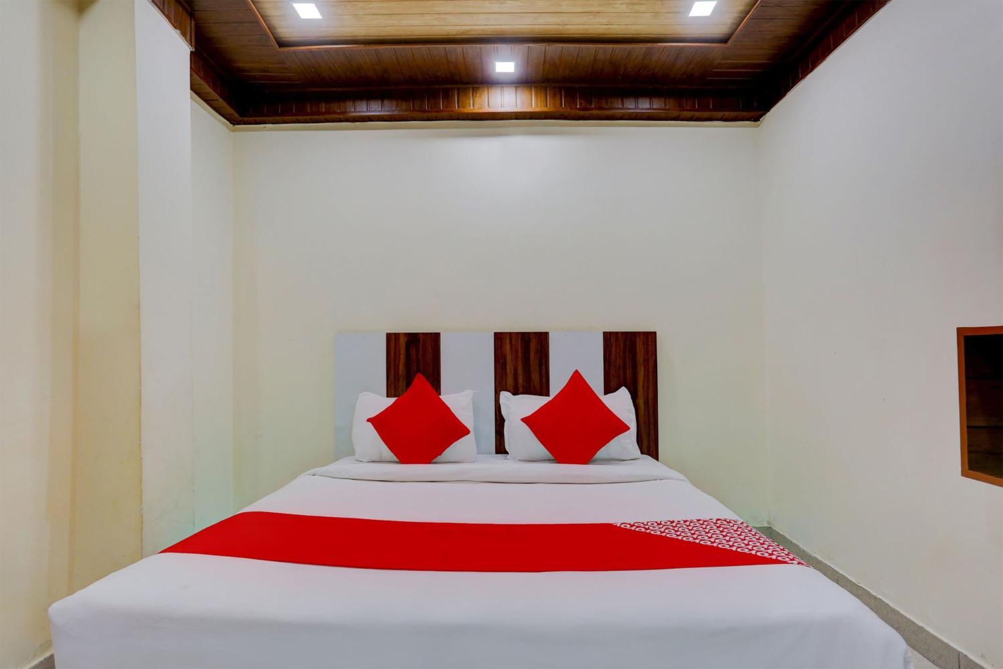 Hotel O Family Deluxe Ню Делхи Екстериор снимка